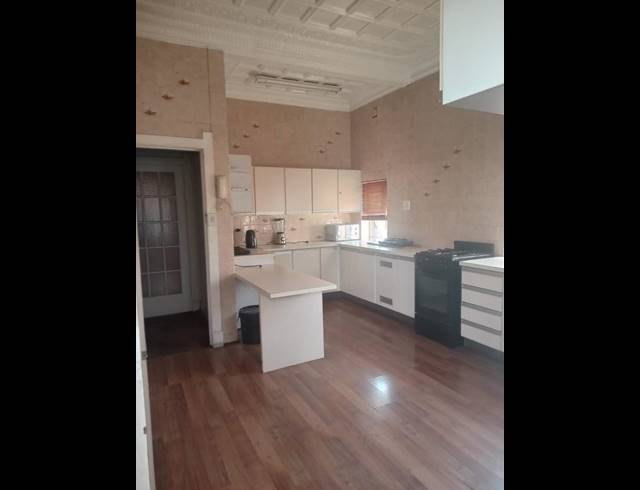 4 BEDROOM HOUSE FOR SALE IN KENSINGTON